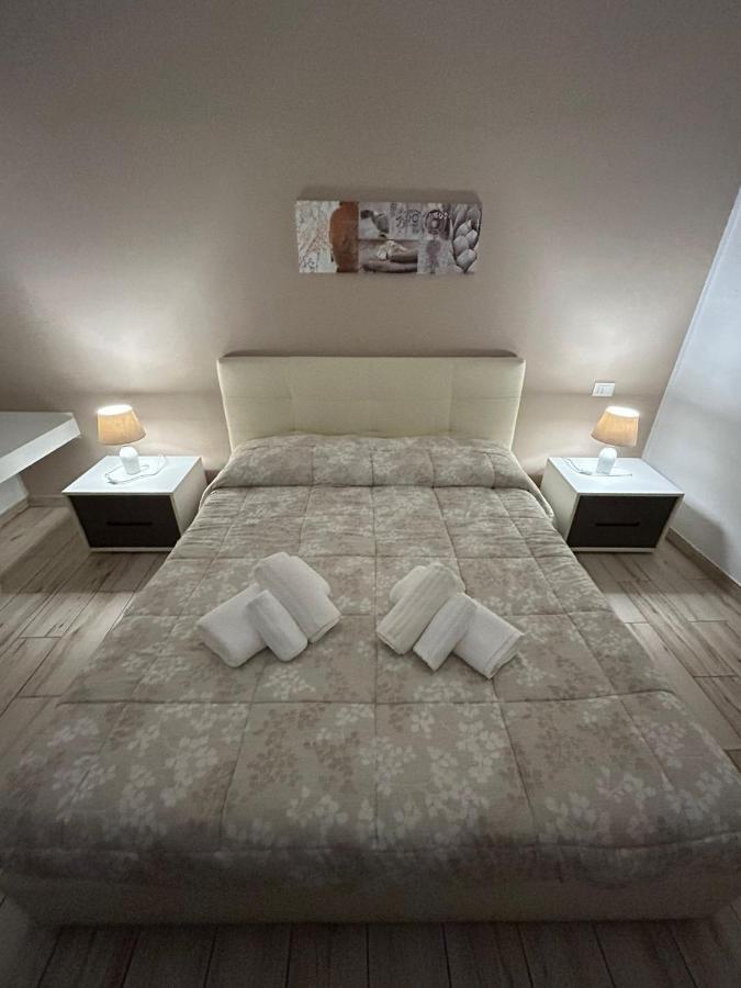 Lucia'S Rooms Syracuse Bagian luar foto
