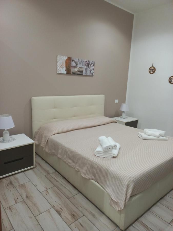 Lucia'S Rooms Syracuse Bagian luar foto